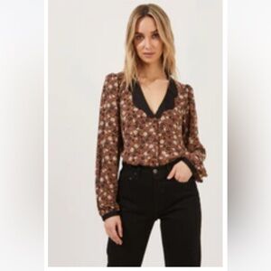 ASTR Lula Floral Contrast Collar Top